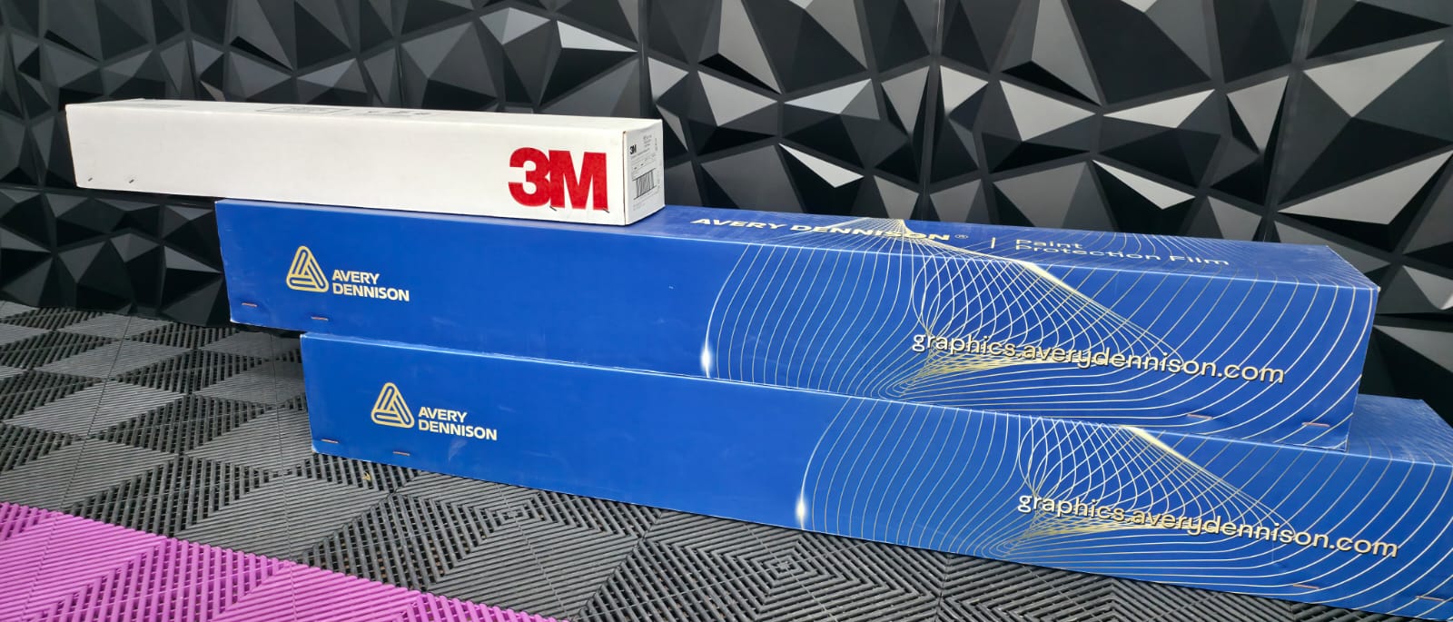 Materiales Avery Dennison y 3M